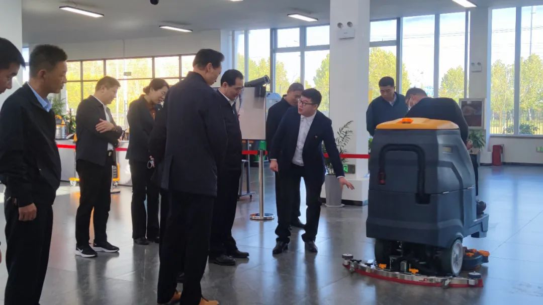 參觀試機橙犀K70洗地機使用 參觀試機橙犀K70洗地機使用