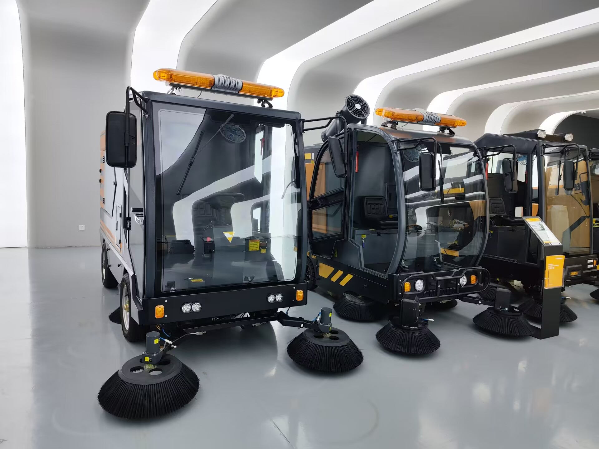 駕駛式掃地機(jī)多少錢?怎么判斷好壞