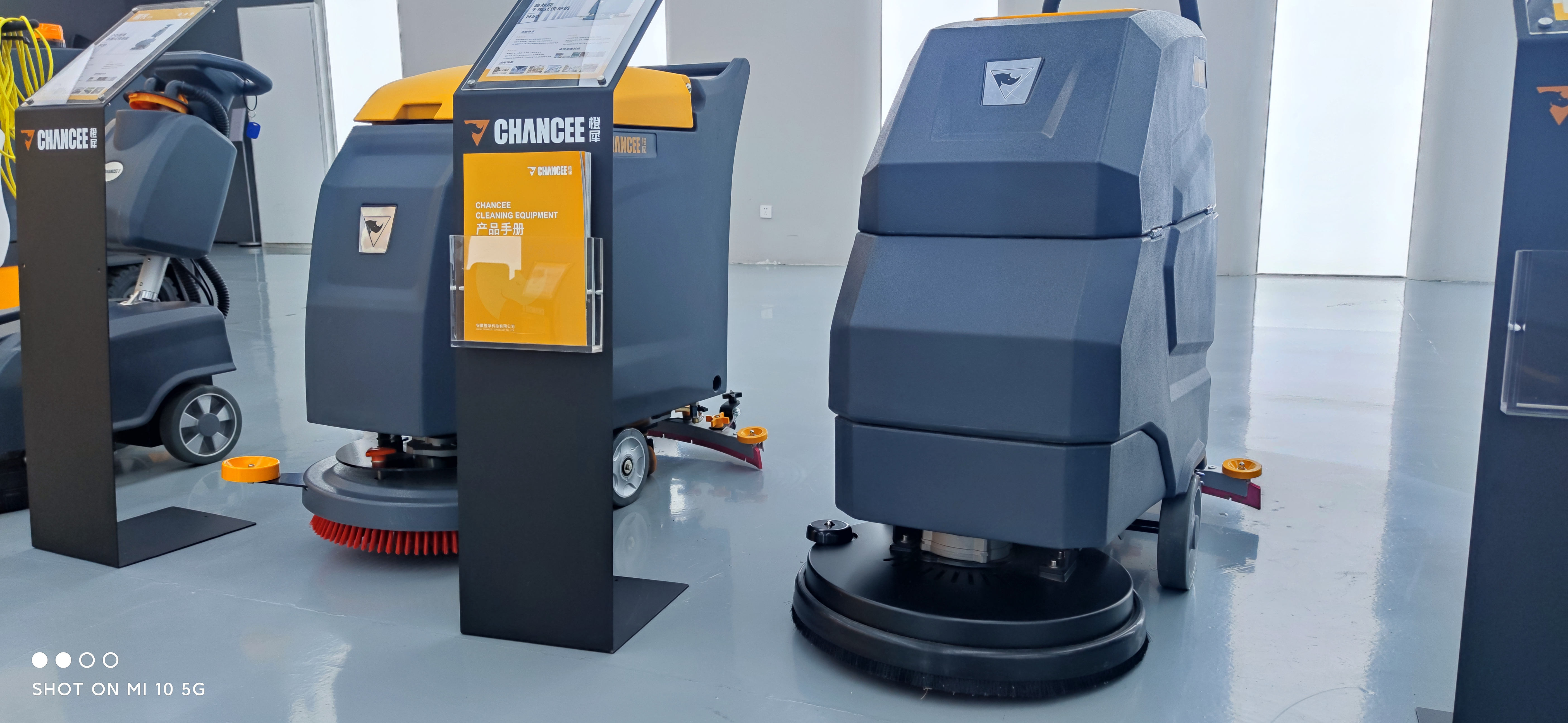 如何正確輕松保養(yǎng)工業(yè)洗地機(jī)