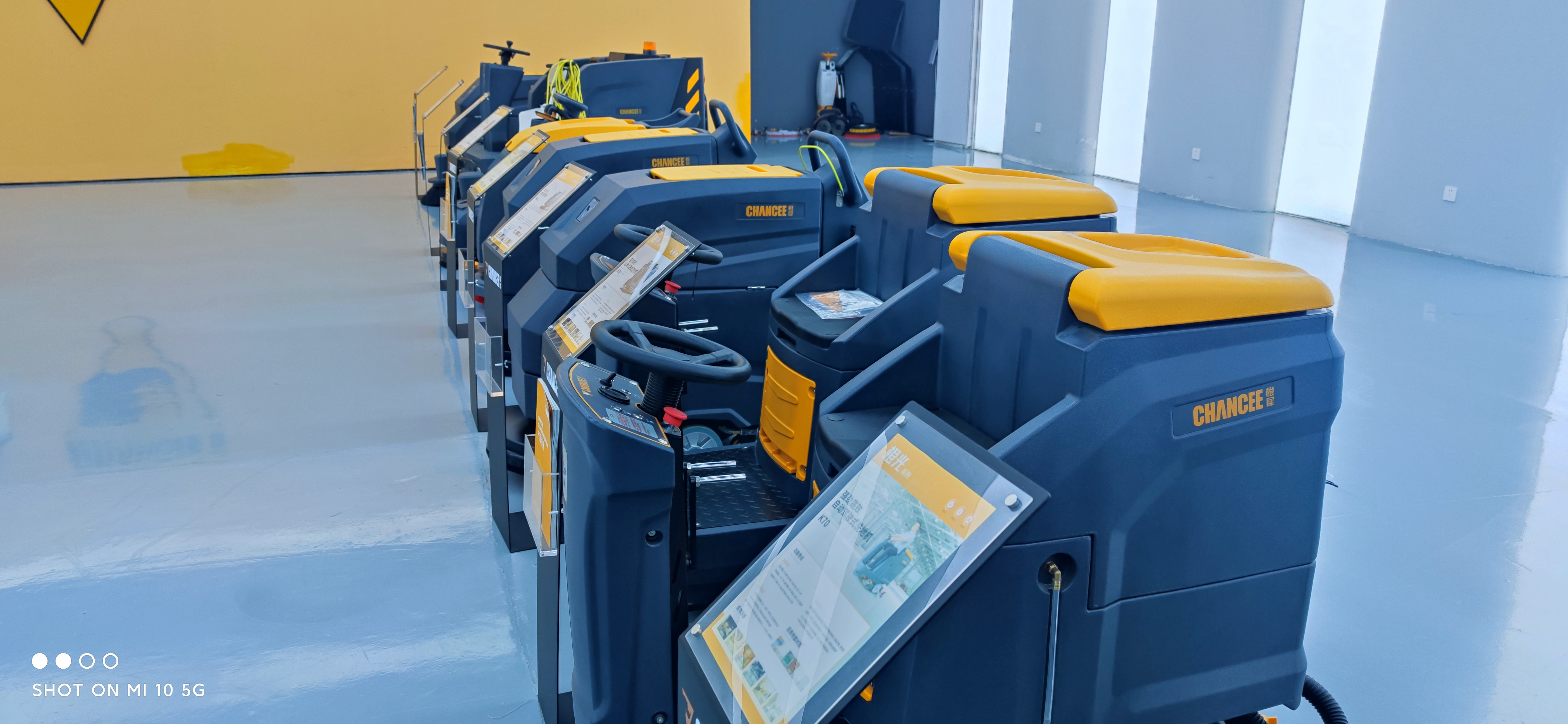 手推式洗地機的價格忽高忽低的原因因素是什么